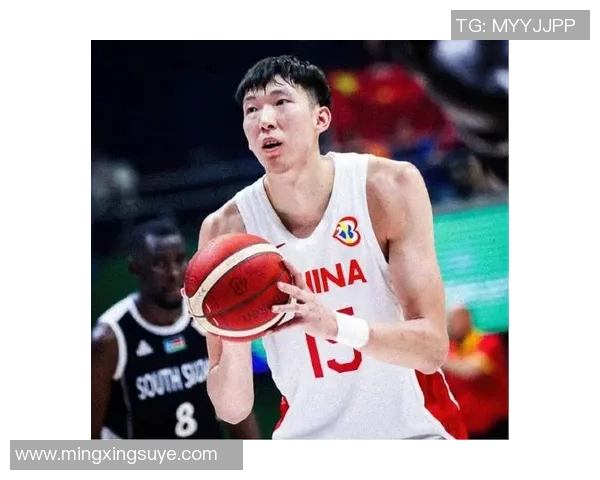 周琦在国际篮球舞台上的崛起与挑战：从青涩球员到顶尖中锋的成长之路
