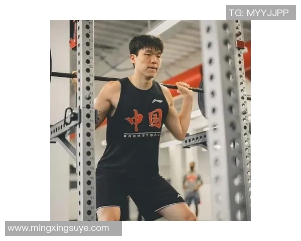 周鹏:从篮球场上的拼搏者到生活中的奋斗者,见证梦想与坚持的力量