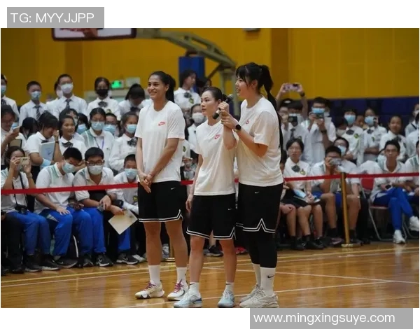 周鹏:从篮球场上的拼搏者到生活中的坚韧榜样,见证奋斗与坚持的力量