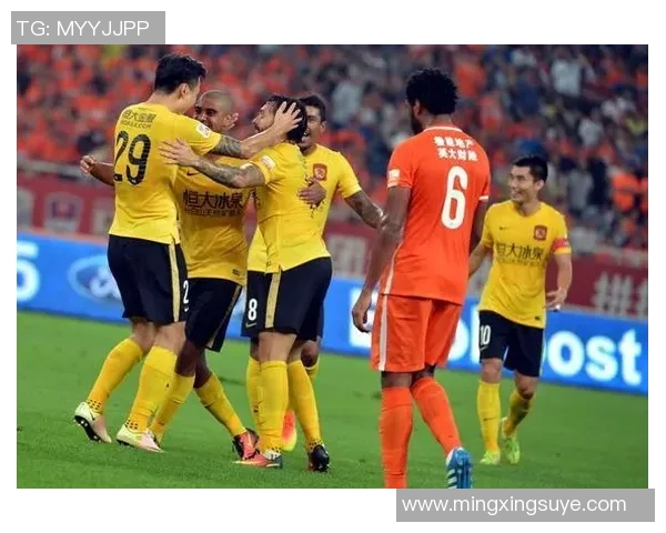 恒大与鲁能激战广东体育场球迷期待精彩对决与激情时刻 恒大与鲁能激战广东体育场球迷期待精彩对决与激情时刻