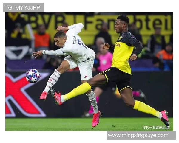 曼联与巴黎欧冠激战正酣直播盛况尽在眼前