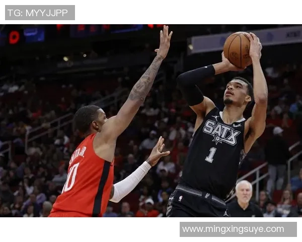 马刺队再度选择摆烂波波维奇因轮休主力被罚款引发热议