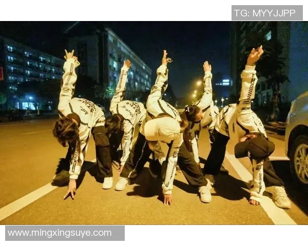 街舞新手必看：从零基础到高手的全方位训练指南与技巧分享